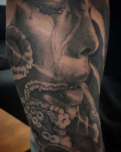 Ryan Needles tattoo 037