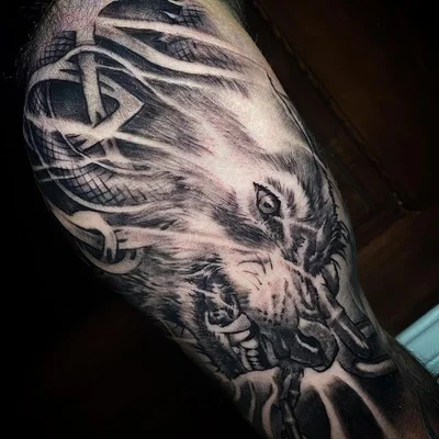 Ryan Needles tattoo 042