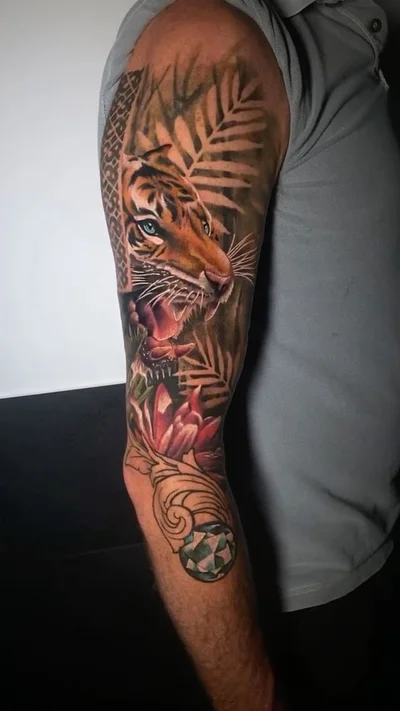 Ryan "The Scientist" Smith tattoo 013