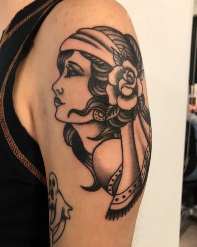 Ryan Thomas tattoo 032