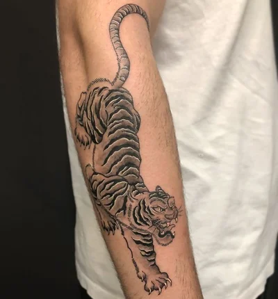 Ryan Thomas tattoo 034