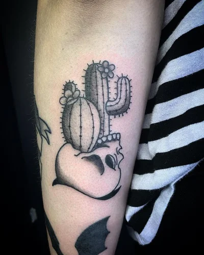 Sophie Alvis tattoo 010
