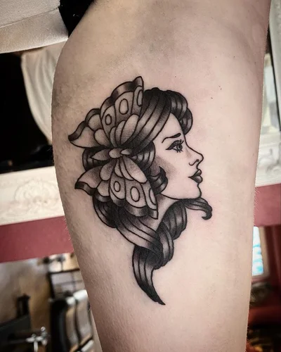 Sophie Alvis tattoo 017