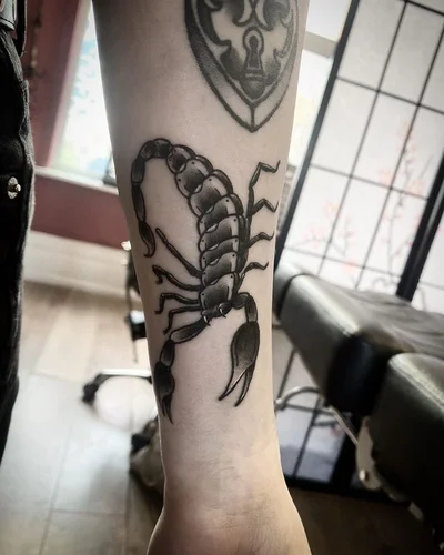 Sophie Alvis tattoo 018