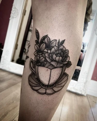 Sophie Alvis tattoo 046