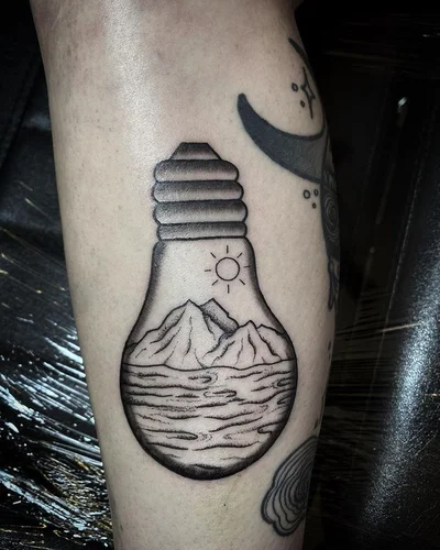 Sophie Alvis tattoo 048
