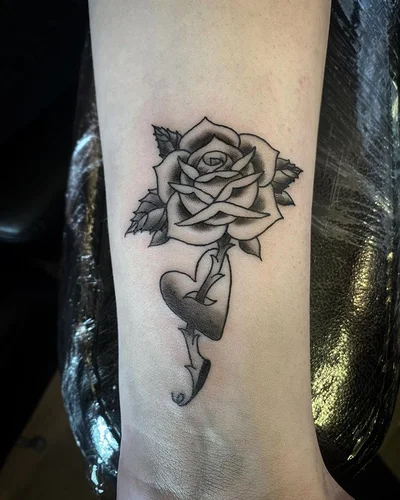 Sophie Alvis tattoo 049
