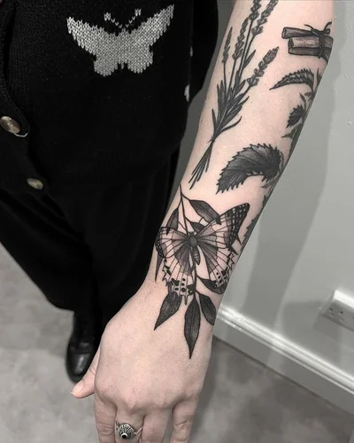 Sabrina Bialek tattoo 040