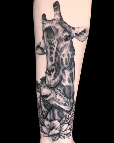 Sabrina Elliott tattoo 013