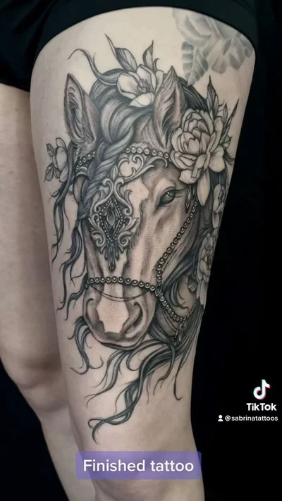 Sabrina Elliott tattoo 020