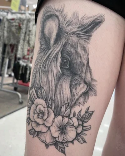 Sabrina Elliott tattoo 045