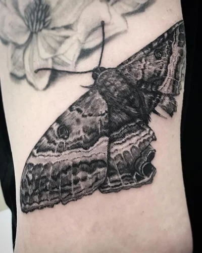 Sabrina Elliott tattoo 047