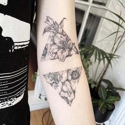 Sacred Tattoo tattoo 016