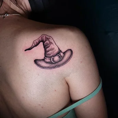 Claire Sailin'On tattoo 018