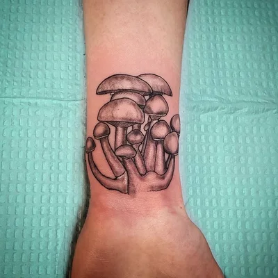 Saint and Sinners tattoo 023