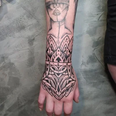 Sally Rocha tattoo 021