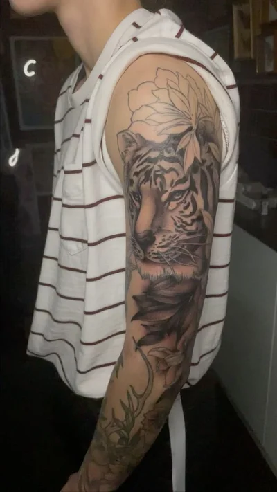 Samantha Beedie tattoo 020