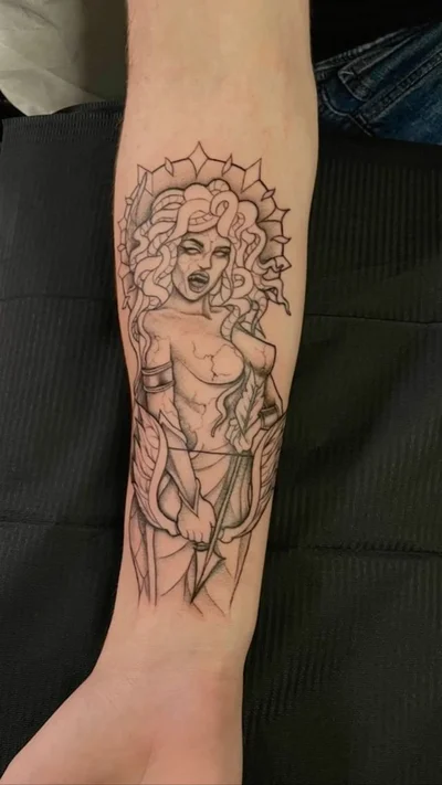 Samantha Beedie tattoo 039