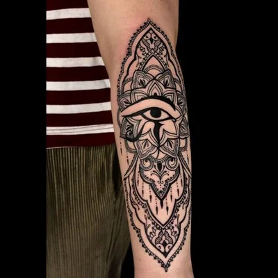 Samantha Beedie tattoo 043