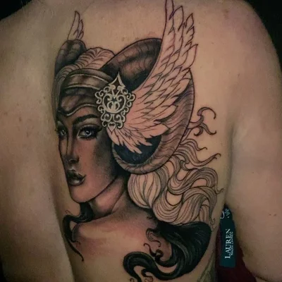 Samantha Beedie tattoo 048