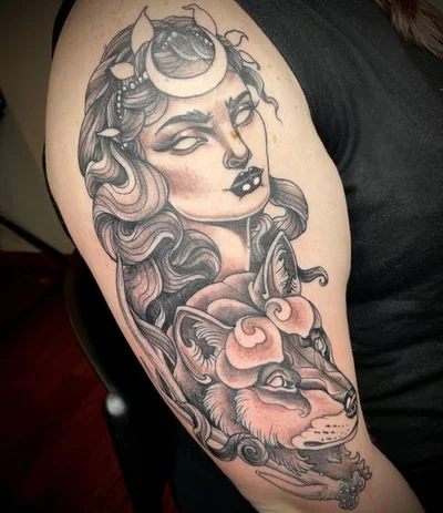 Samantha Grimm tattoo 008