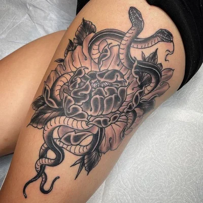 Samantha Grimm tattoo 012