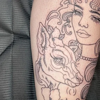 Samantha Grimm tattoo 020