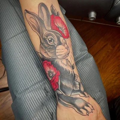 Samantha Grimm tattoo 036