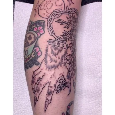 Samantha Grimm tattoo 046