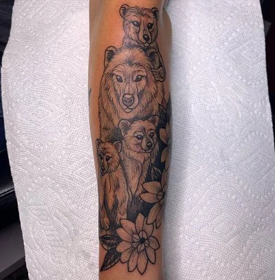 Samantha Grimm tattoo 047