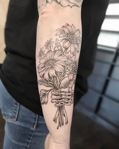 Samantha McQuillan tattoo 010