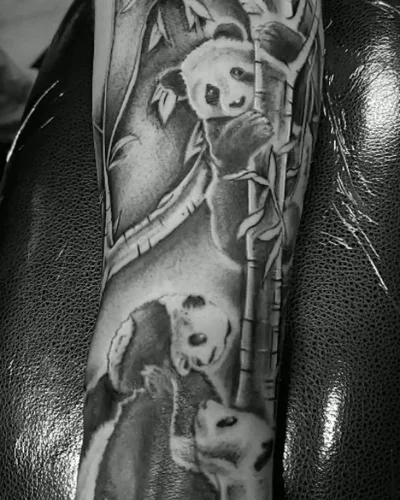 Samantha McQuillan tattoo 036