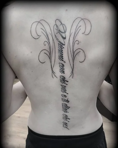 Samantha McQuillan tattoo 041
