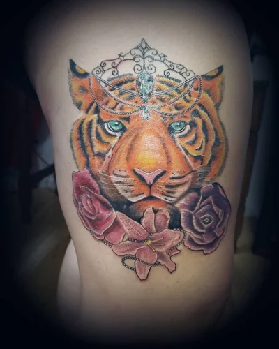 Samantha McQuillan tattoo 043