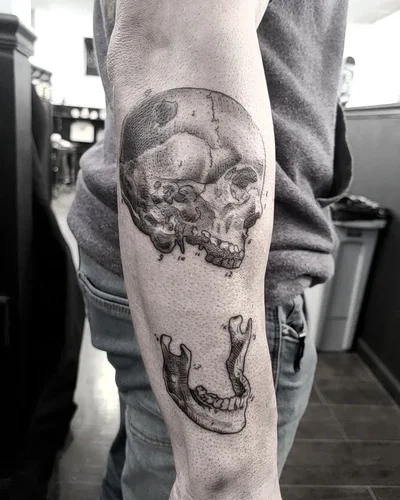 Samantha McQuillan tattoo 047