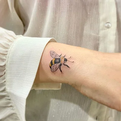 Samantha tattoo 037