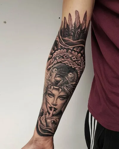 Samantha Bee tattoo 010