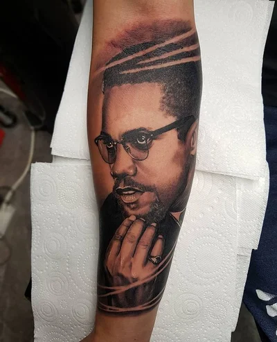 Samantha Bee tattoo 012