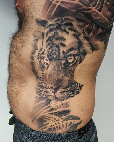 Samantha Bee tattoo 019