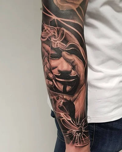 Samantha Bee tattoo 020