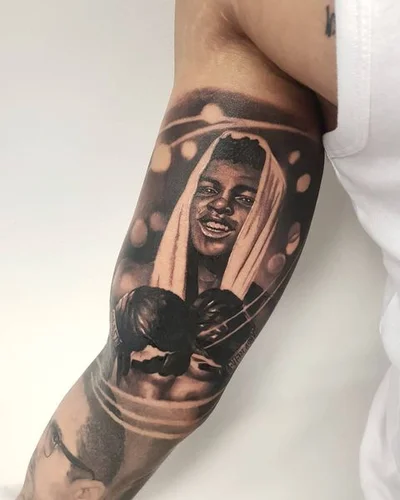 Samantha Bee tattoo 021