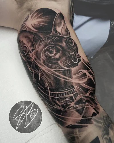 Samantha Bee tattoo 032