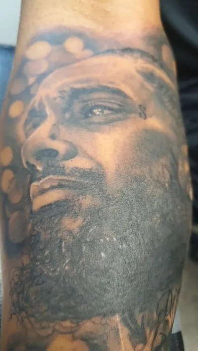 Samantha Bee tattoo 037