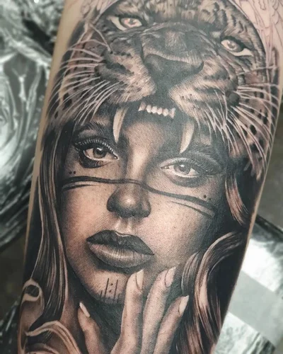 Samantha Bee tattoo 038