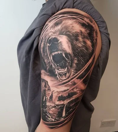 Samantha Bee tattoo 047
