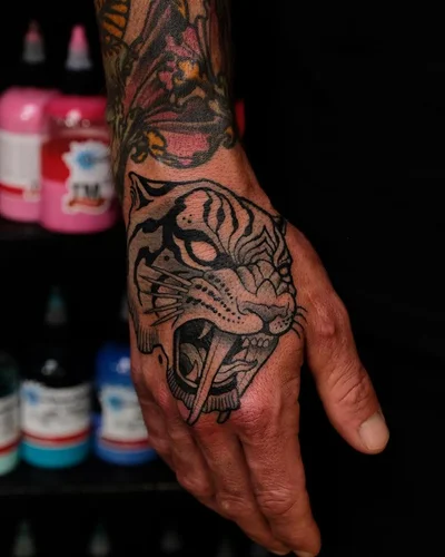 Sam Clark tattoo 032