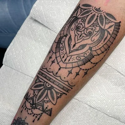 Samantha Frederick tattoo 042