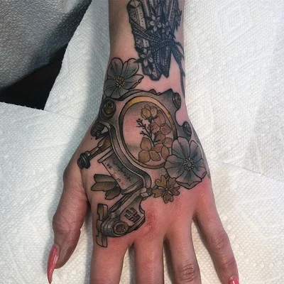 Sam Read tattoo 040