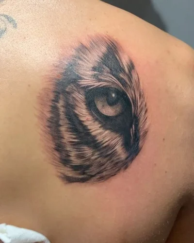 Sam Cole tattoo 030