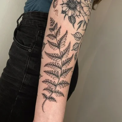 Sandra Storm tattoo 010